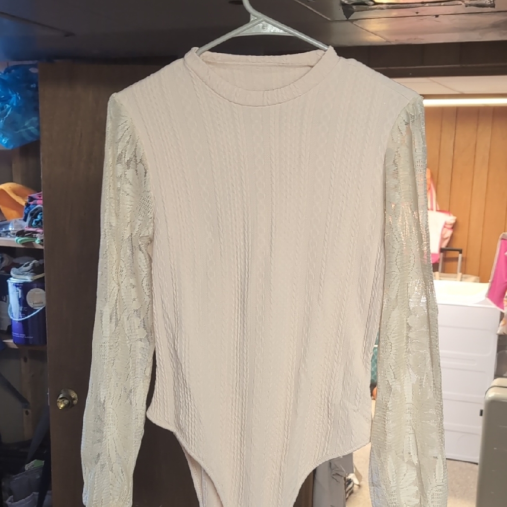 SHEIN White and Blue Ribbed Fitted Bodysuit